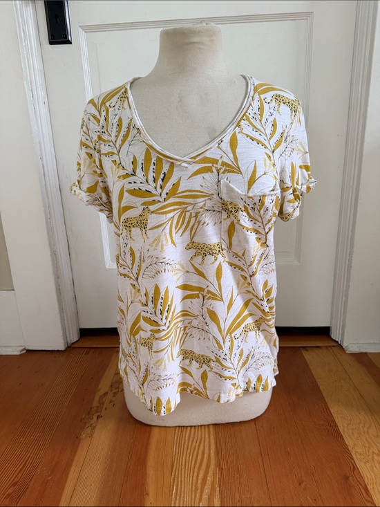 T.La Tops - Anthropologie t.La Short Sleeve Leopard Tee Shirt Small